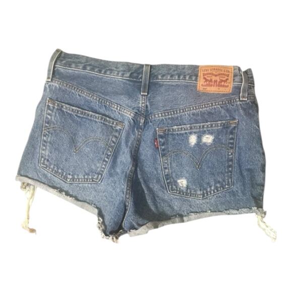 LEVI 501 5-pocket Button-fly Distressed Cut-off Denim Shorts Ladies Size W31 - Picture 2 of 6